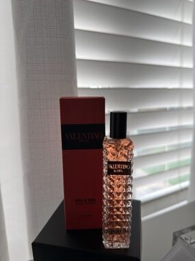 Mini Valentino Donna Coral Fantasy Textured Glass Perfume Bottle with Box